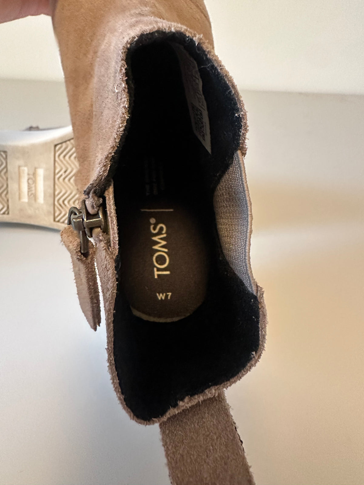 TOMS Jutti Chelsea Taupe Suede Platform Ankle Sneakers | Size 7