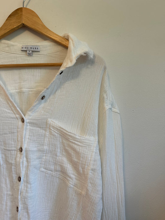 Miou Muse White Cotton Gauze Raw Hem Button Down Shirt | Size Small