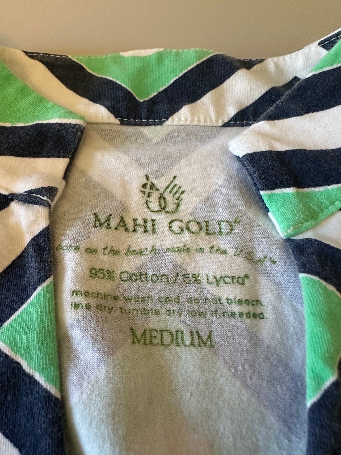 Mahi Gold Geometric Diamond Print Sleeveless Shift Dress | Size Medium