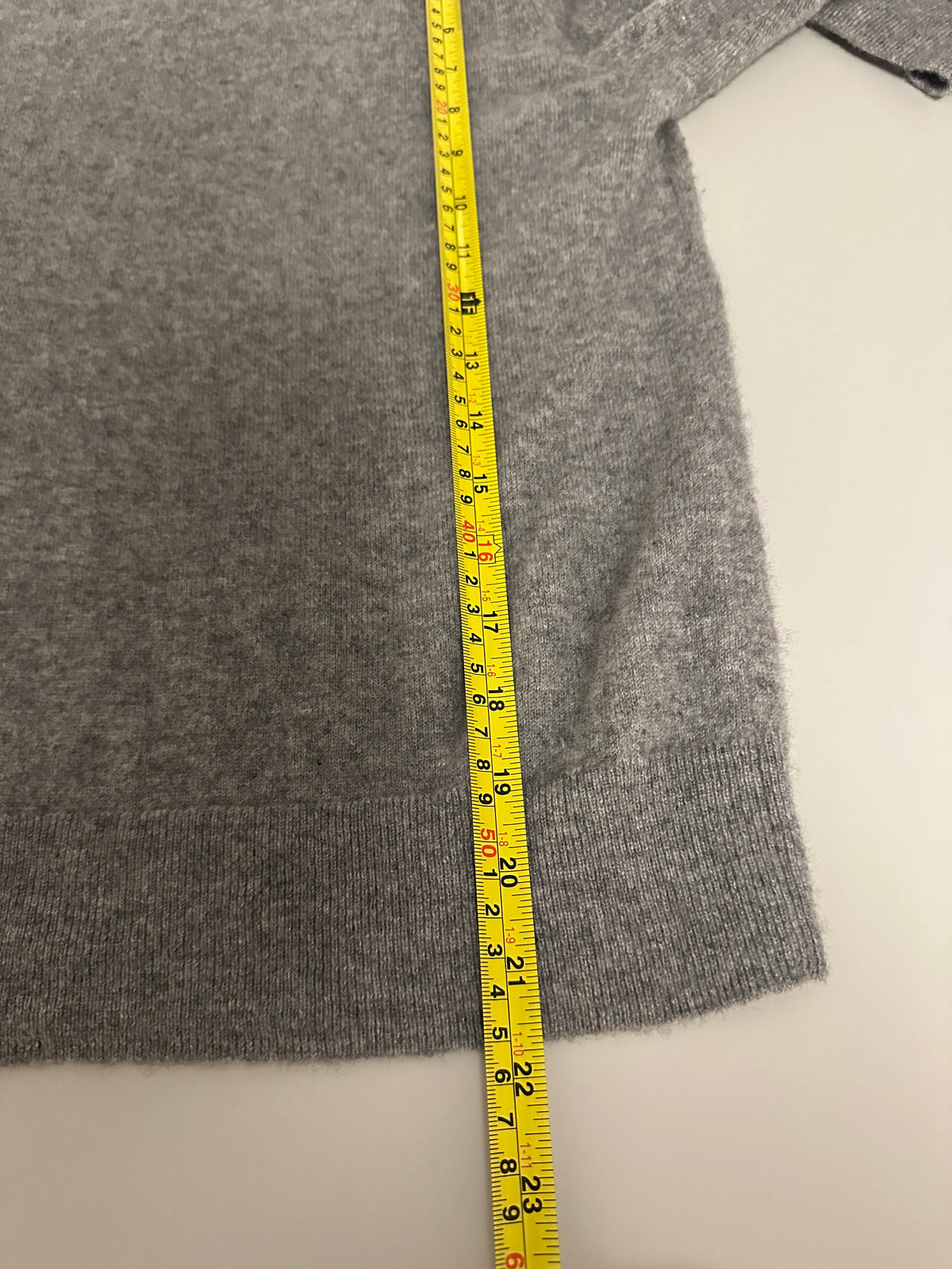 Quince Cashmere Crewneck Sweater in Heather Grey | Size Medium