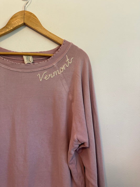 I Stole My Boyfriends Shirt "Vermont" Embroidered Sweatshirt in Dusty Mauve | Size M/L