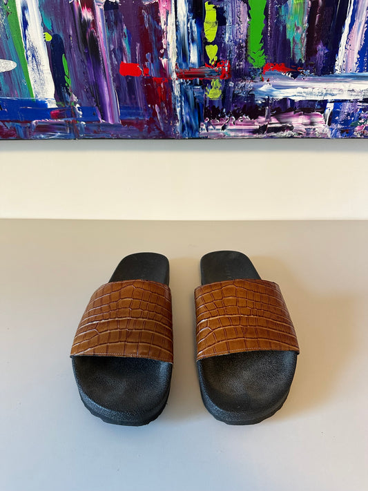 Freda Salvador Lea Cognac Brown Croc Embossed Leather Slide Sandals | Size 9