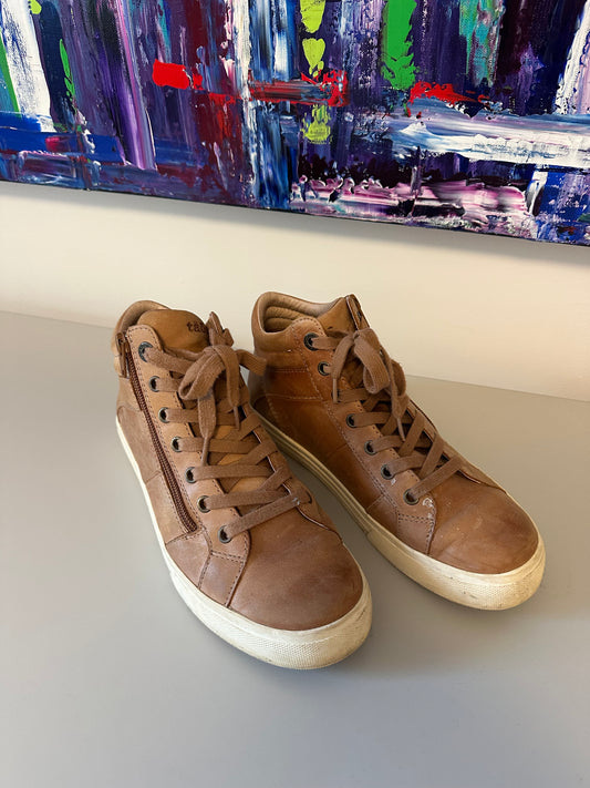 Taos Winner Tan Leather High Top Side Zip Sneakers | Size 8.5