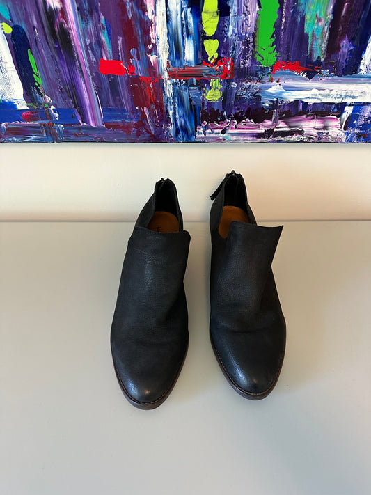 Lucky Brand Black Leather Side Cutout Ankle Booties | Size 9