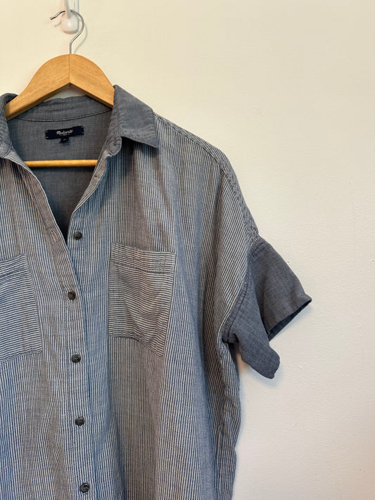 Madewell Cotton Courier Shirt in Blue and White Pinstripe | Size Medium