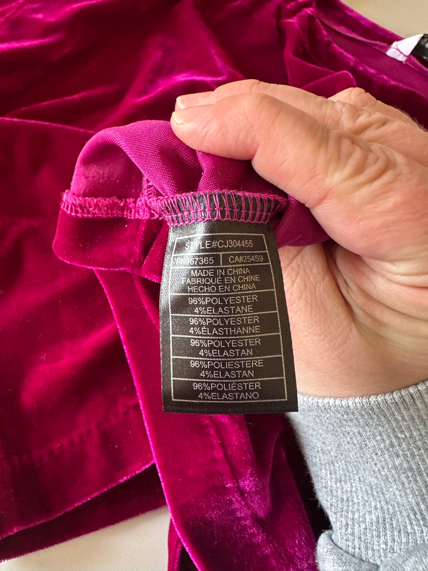 Cupcakes and Cashmere NWT Loden Fuchsia Velvet Top | Size Small