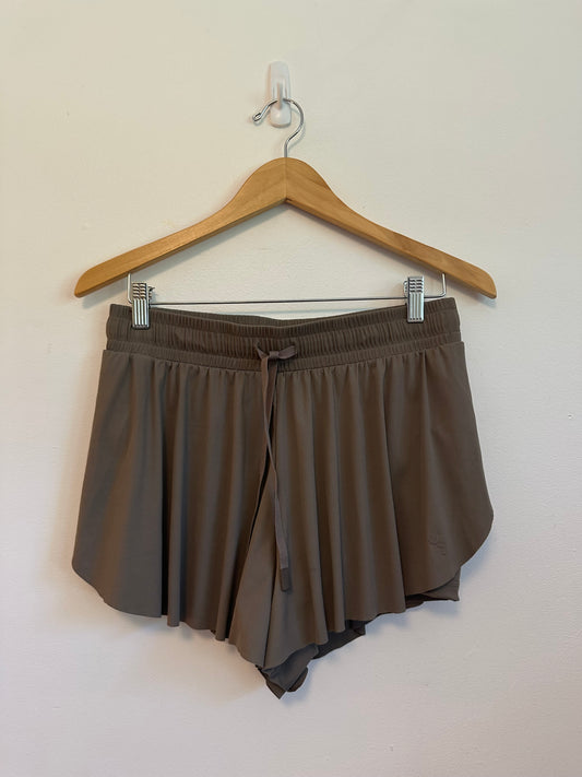 Joylab Mid-Rise Double Layer Flowy Run Shorts in Brown | Size Medium