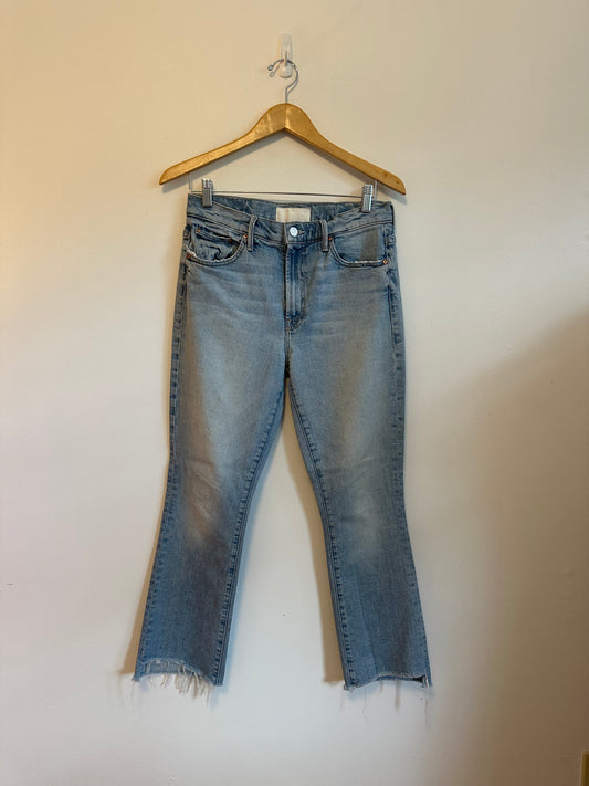 Mother The Insider Crop Step Fray in I Confess Wash | Size 29