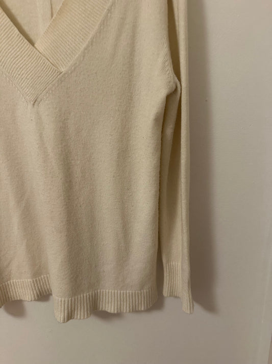 By Anthropologie Ivory V-Neck Relaxed Fit Long Sleeve Sweater | Size Medium