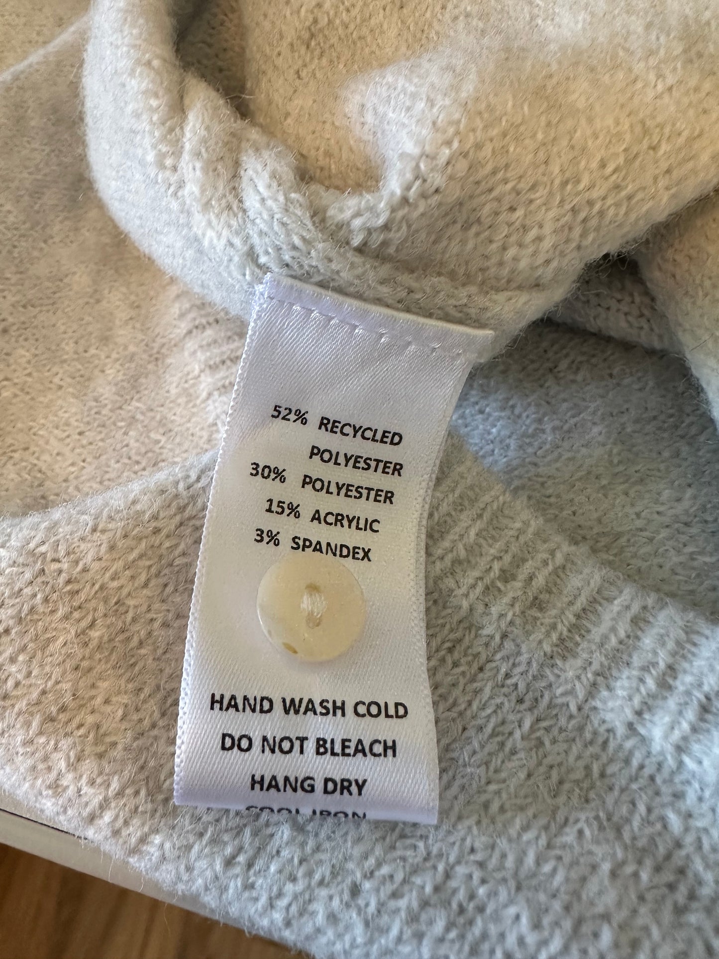 Solai Free Falling Button Cardigan in Light Gray | Size Small