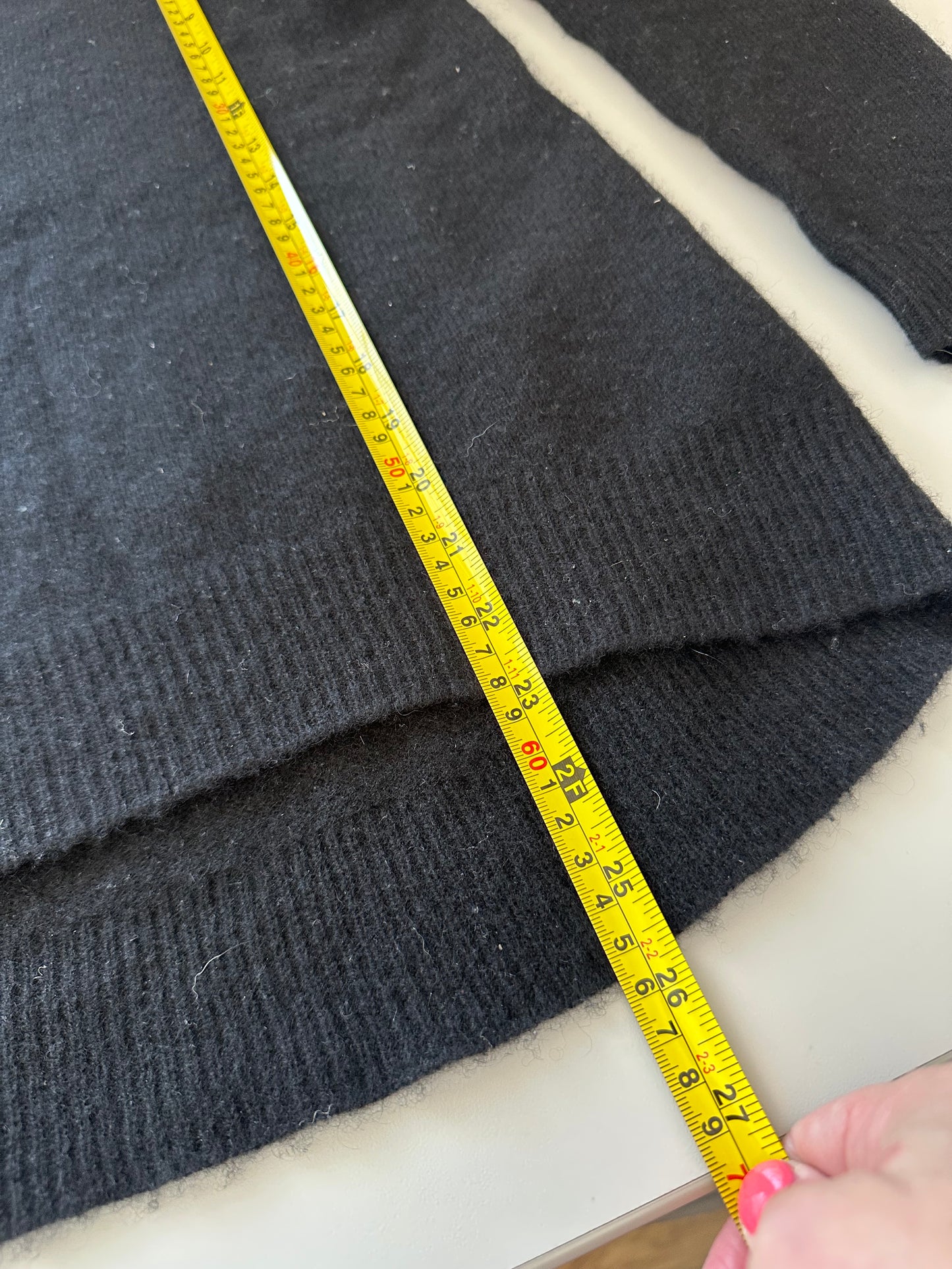 Oats Cashmere Black Cashmere Classic Crewneck Sweater | Size XS