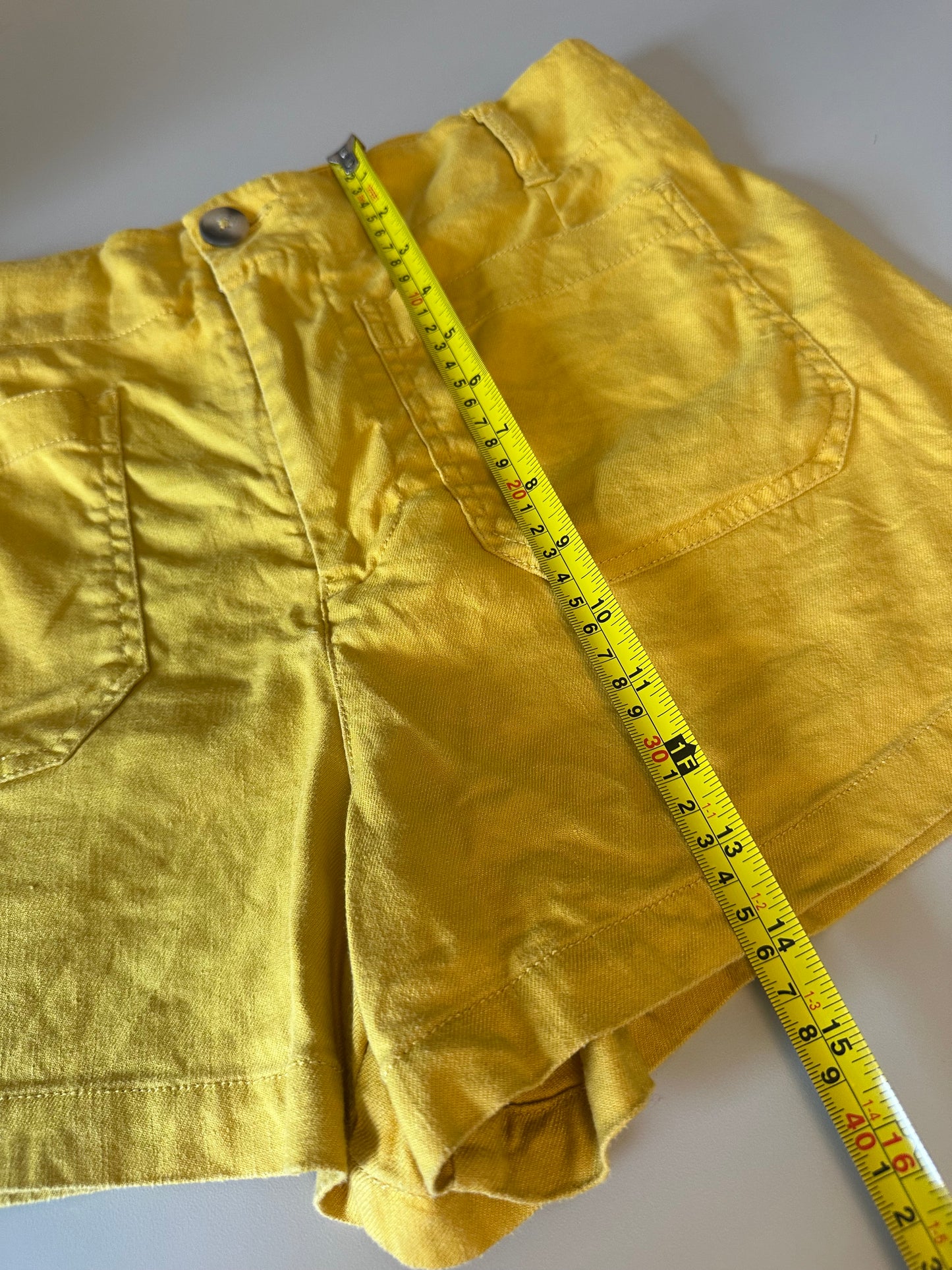 Anthropologie Maeve Colette European Linen Stretch Shorts in Yellow | Size 31