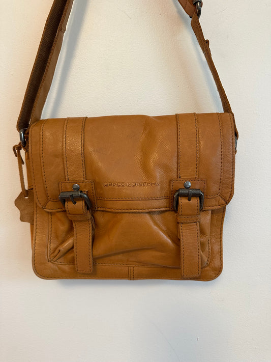Spikes & Sparrow Cognac Brown Leather Crossbody Messenger Bag