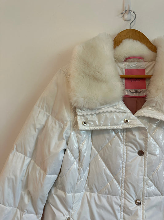 Kate Spade New York White Quilted Puffer Coat with Faux Fur Collar | Size Medium