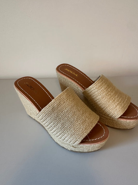 Soda Beige Woven Raffia Platform Wedge Slide Sandals | Size 10