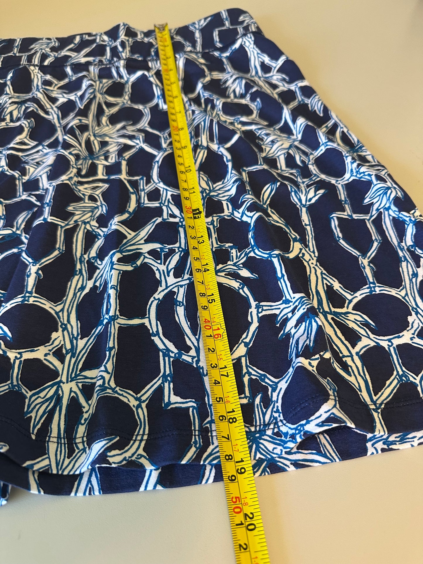Lilly Pulitzer Blue Patterned Jersey Skirt | Size Medium