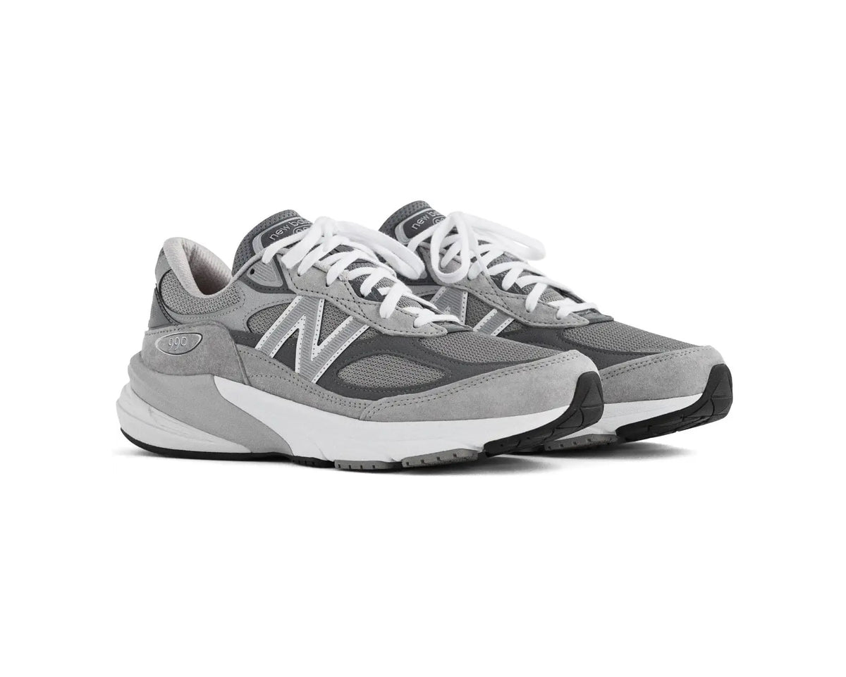 New Balance 990v5 Classic Sneakers in Grey Suede Mesh | Size 9.5