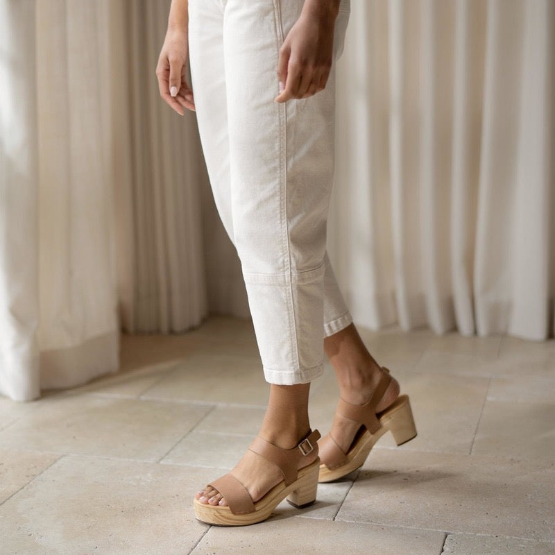New Nisolo All Day Open Toe Clog in Almond Leather | Size 6.5
