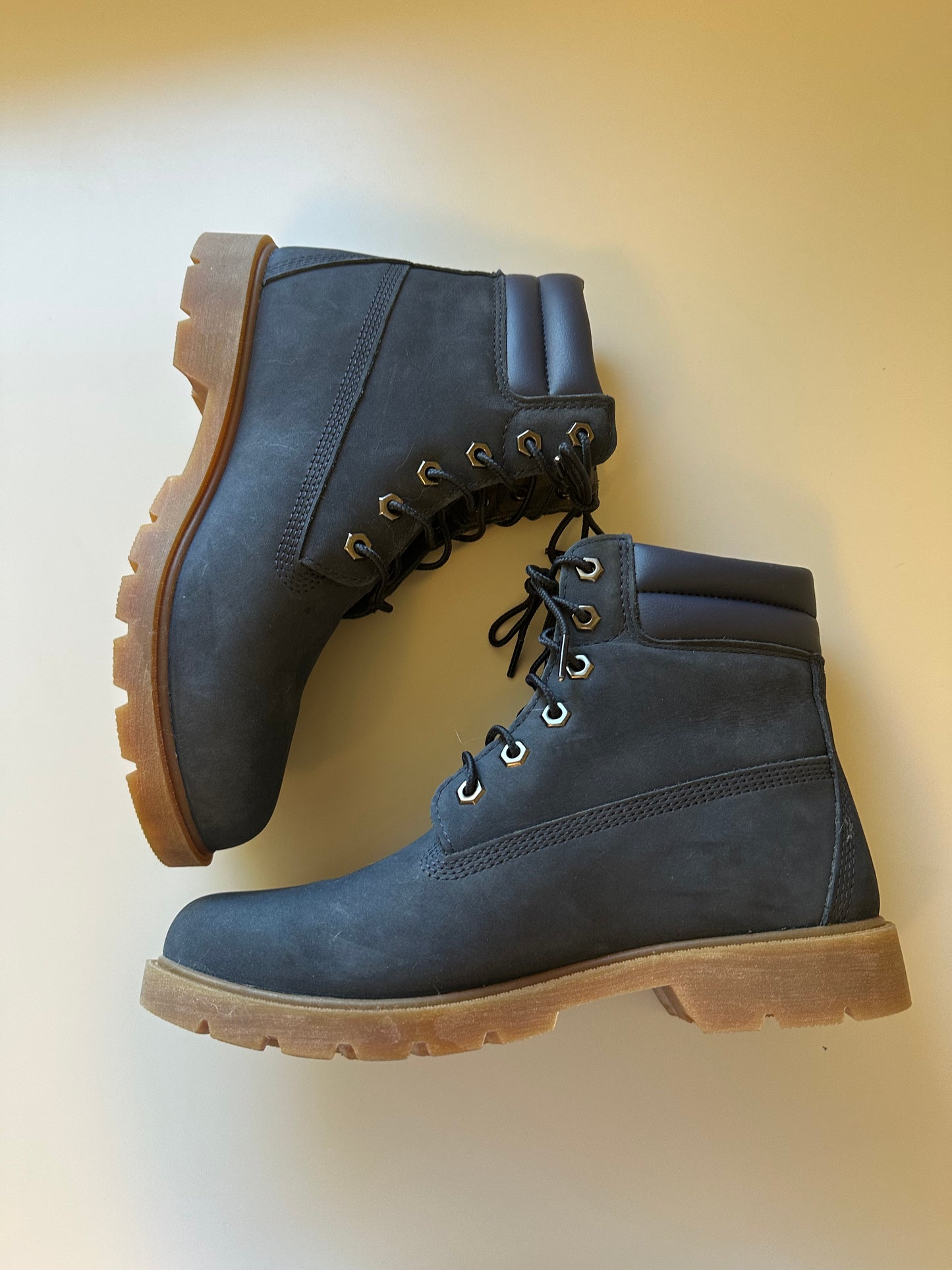 Timberland Women's Linden Woods 6-Inch Waterproof Boot in Navy Gum | Size 8.5