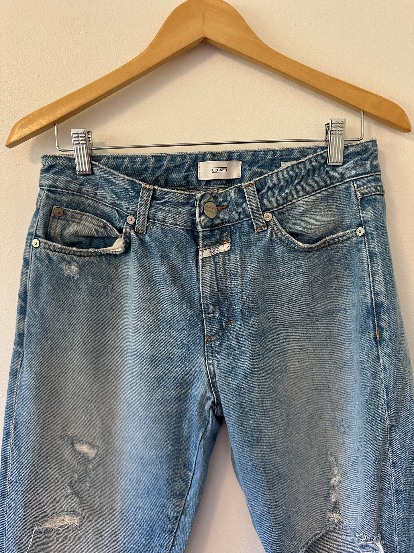 Closed Jay Light Blue Distressed Straight Leg Jeans | Size 26