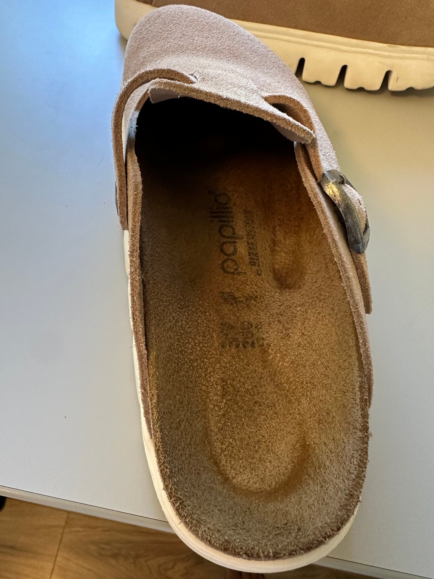 Birkenstock Papillio Boston Chunky Platform Pull On Clogs in Warm Tan Suede | Size 39