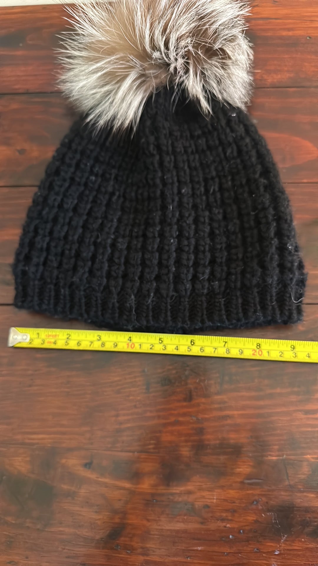 Kyi Kyi Classic Fox Fur Women’s Black Knit Beanie