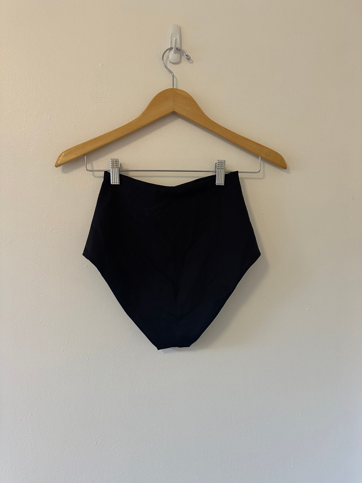 NWT Left on Friday Hi Hi Bikini Bottoms in Black - Size Medium
