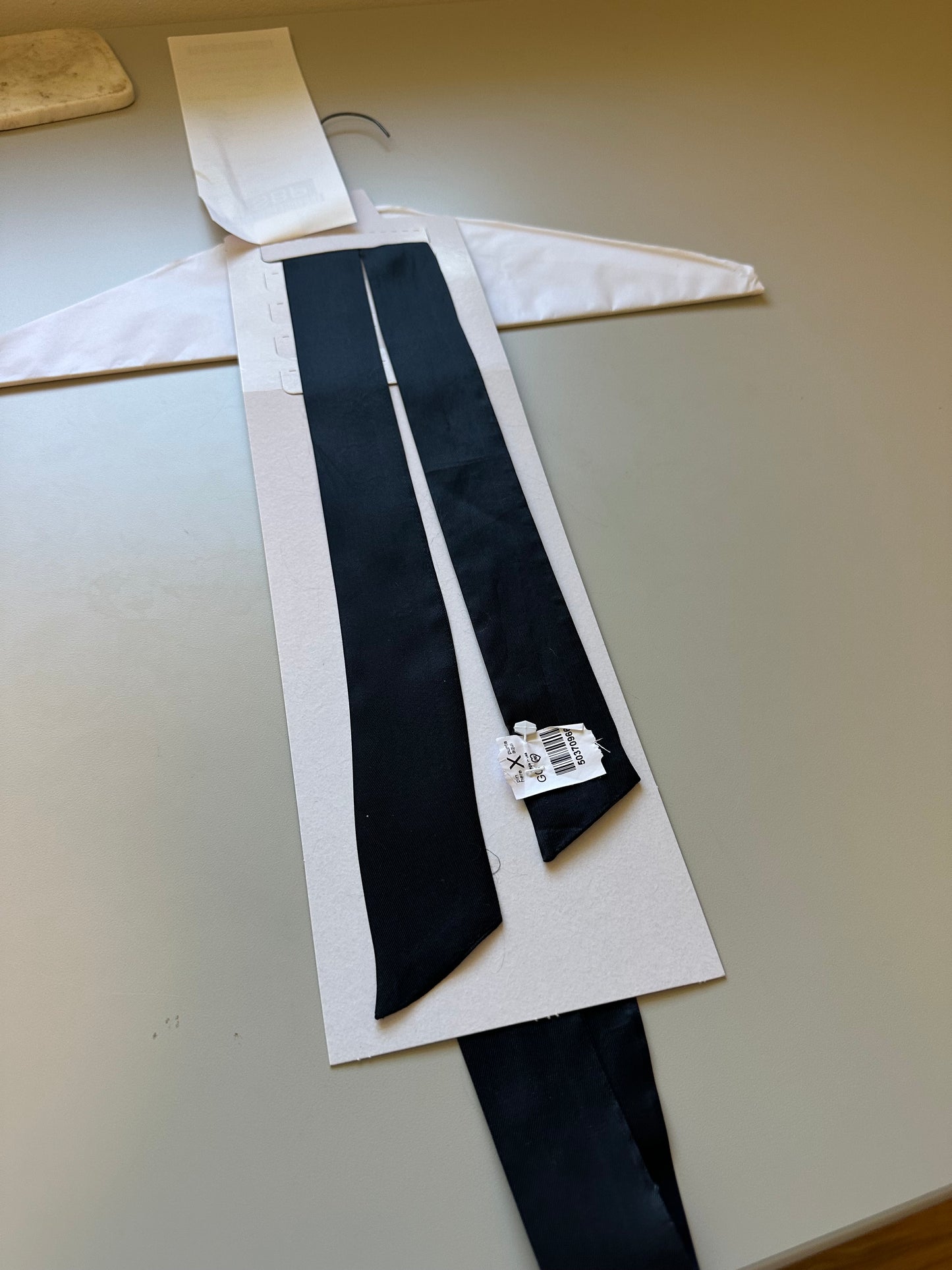 Reiss Freja Scarf Printed Midi Dress in Navy and White | Size 6