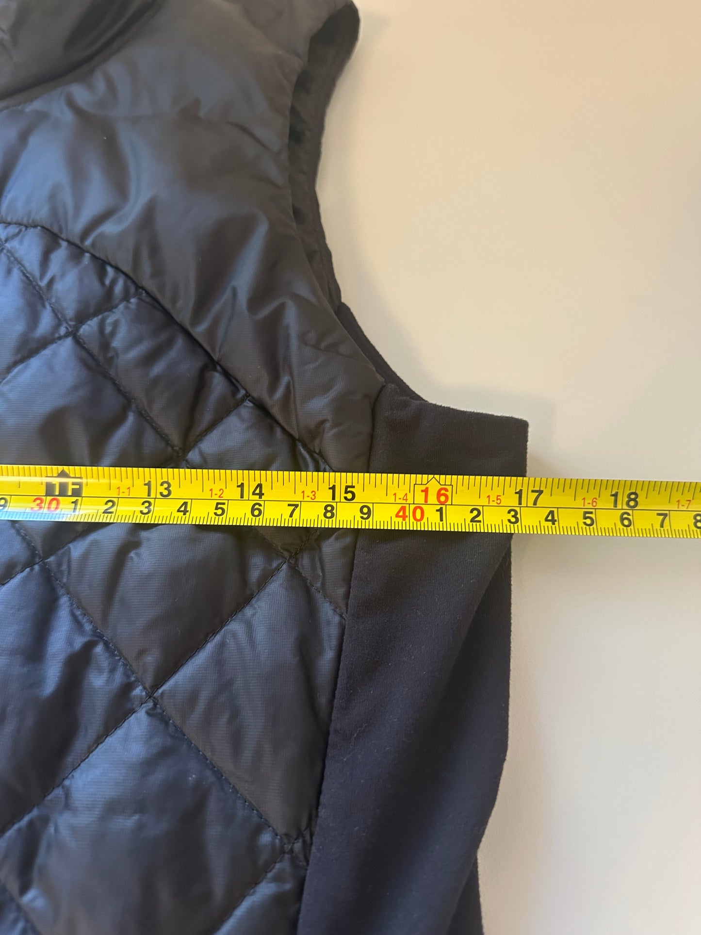 Lululemon Down For a Run Quilted Vest in Black | Size 8