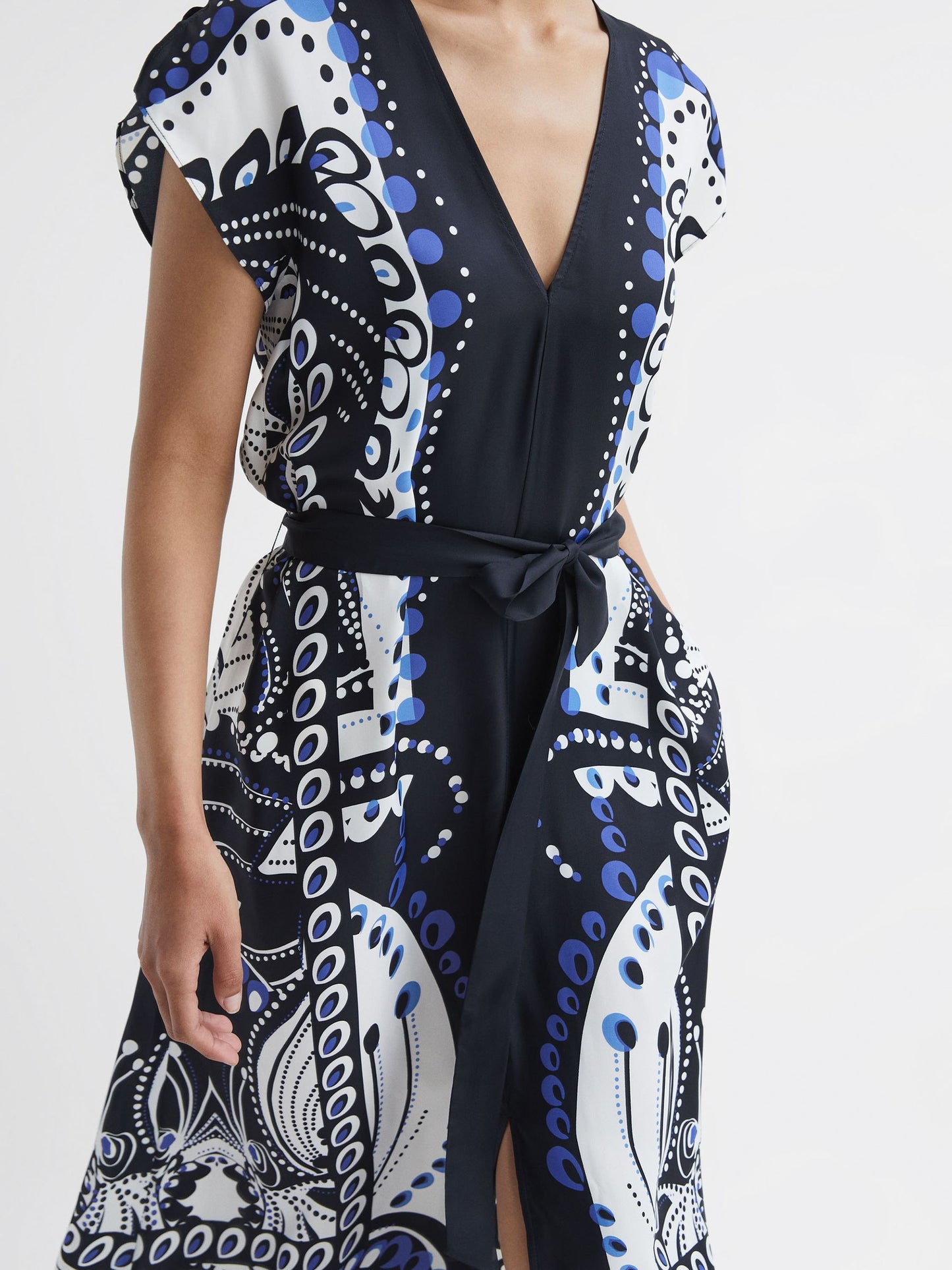 Reiss Freja Scarf Printed Midi Dress in Navy and White | Size 6