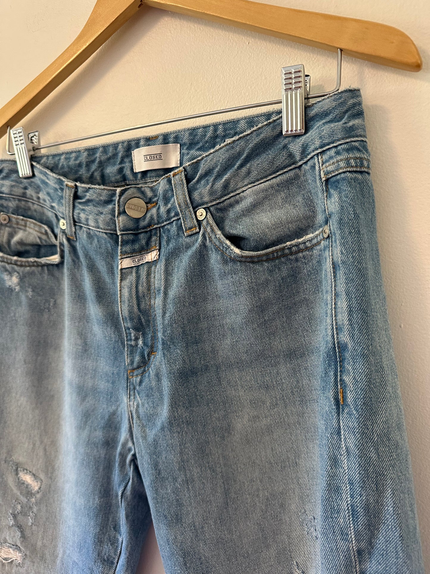 Closed Jay Light Blue Distressed Straight Leg Jeans | Size 26