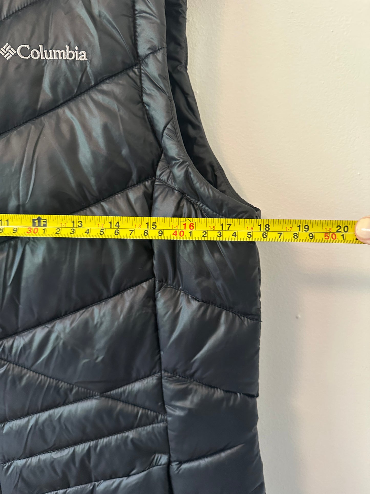 Columbia Women's Heavenly Long Black Down Vest - Size Medium