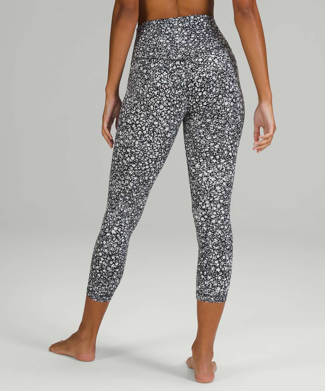 Lululemon Align High-Rise Crop 23" Venture In Floral Alpine White Black | Size 8