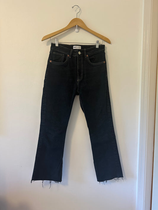 Zara - Women's Black Kick Flare Leg Jeans with Contrast Stitching | Size 8