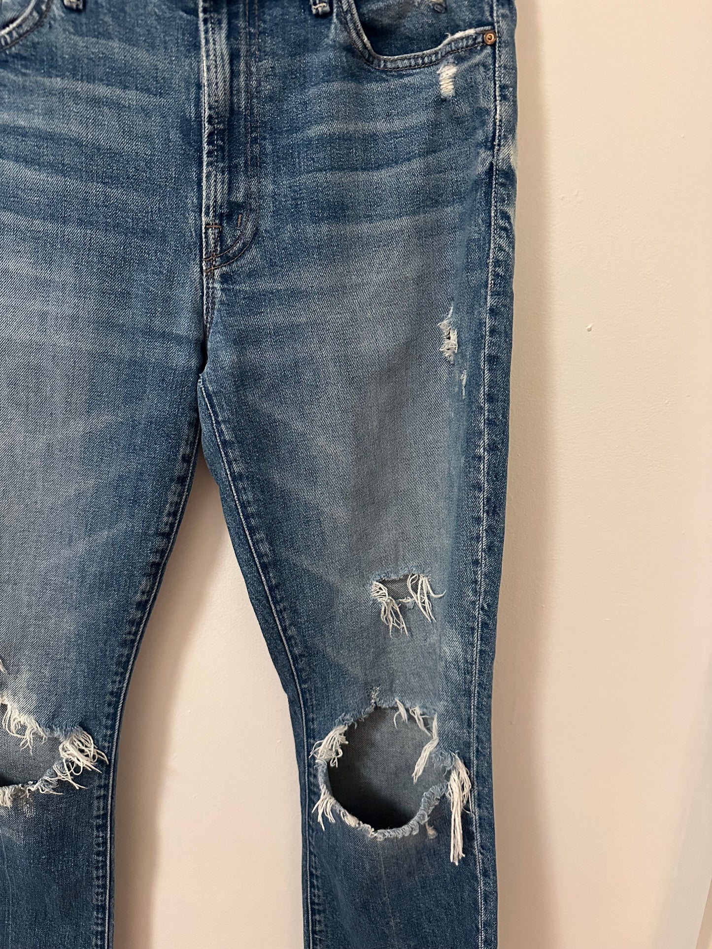 MOTHER The Insider Crop Step Chew Distressed Ankle Jeans | Size 29