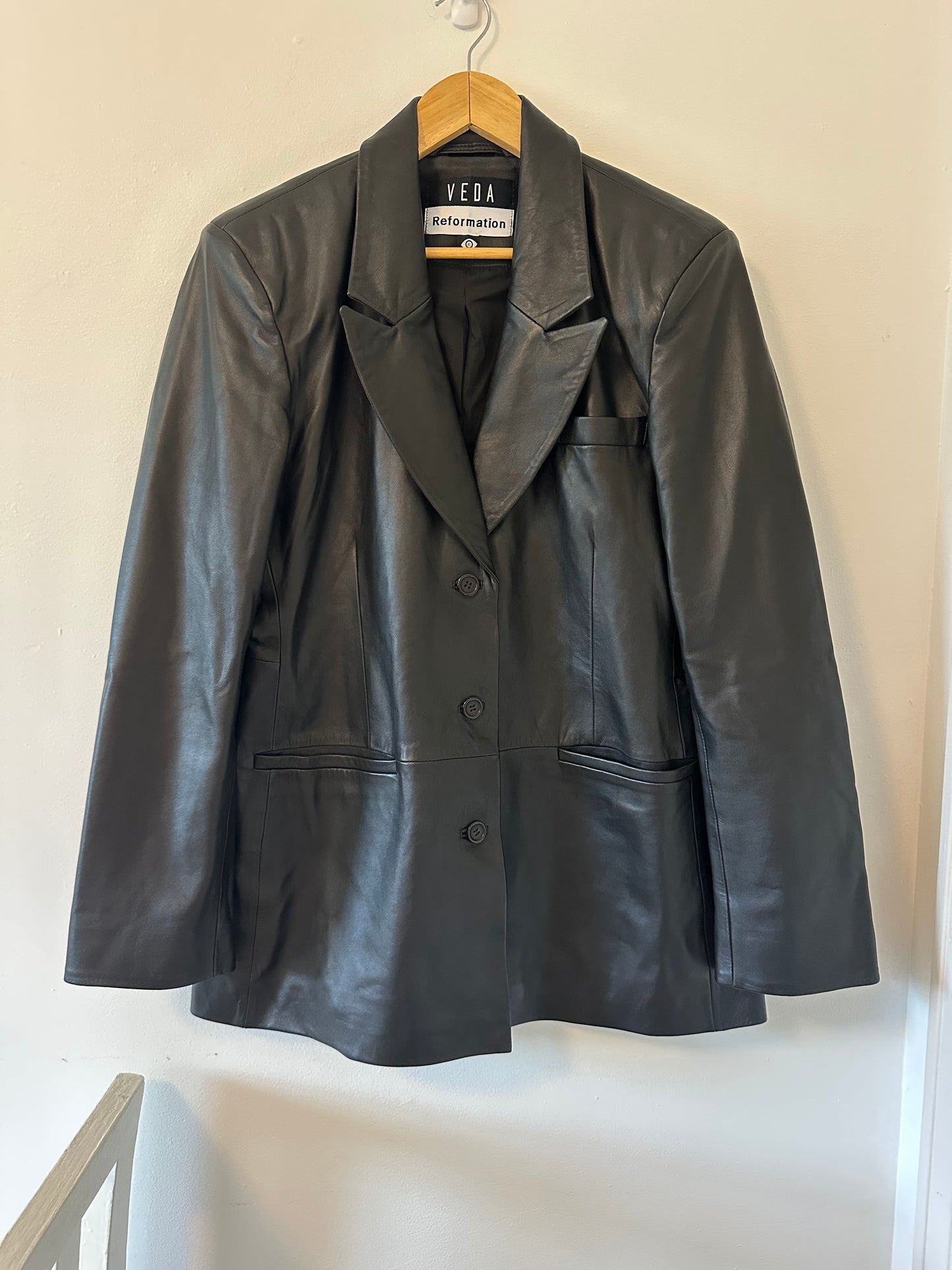 Reformation Veda Hal Fitted Leather Blazer in Black - Size XL