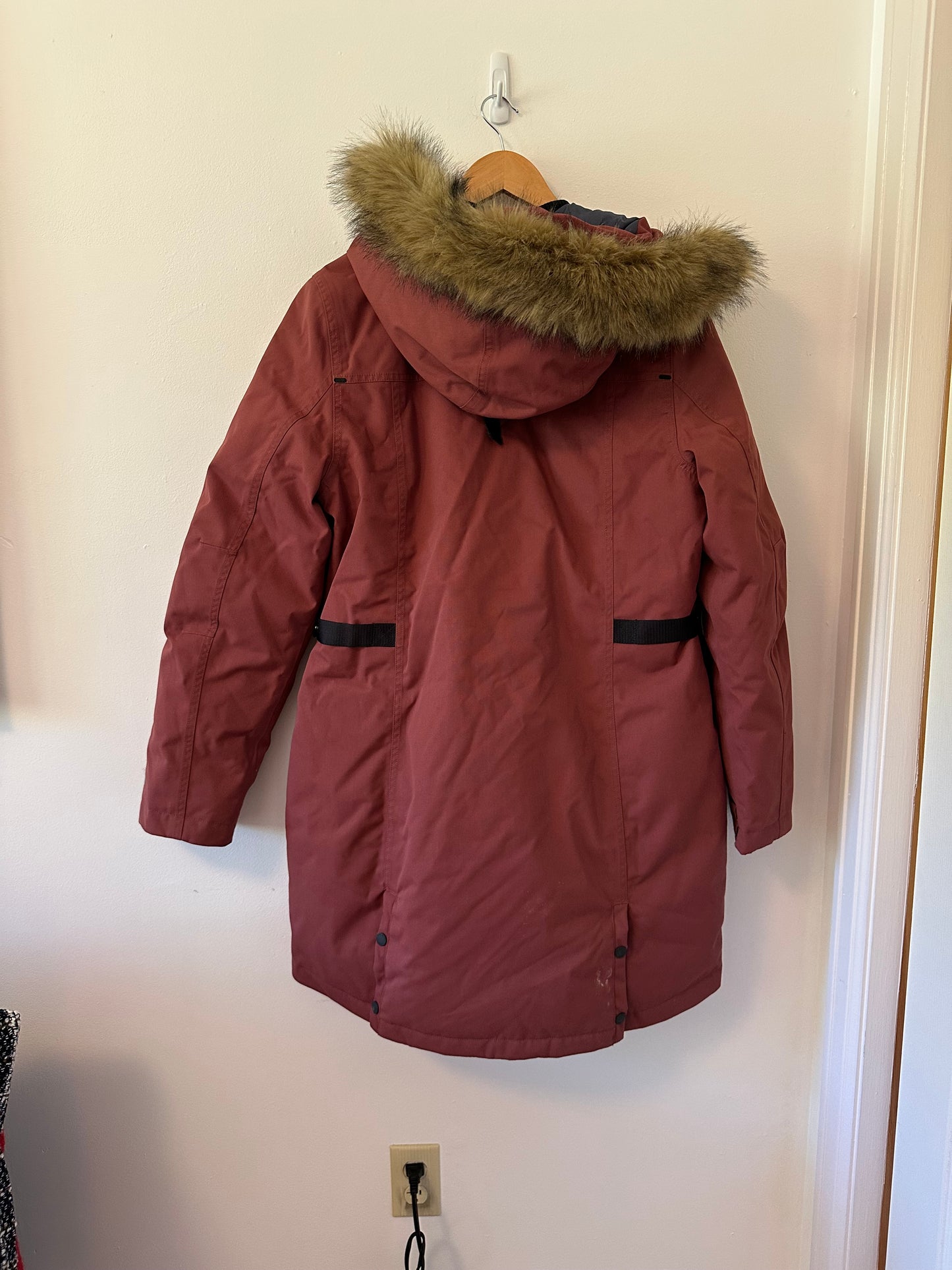 L.L. Bean - Women’s Maroon Maine Mountain Parka with Faux Fur Hood | Size Medium