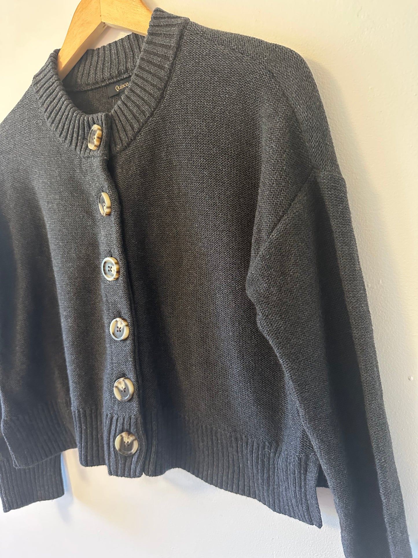 NWT Quince 100% Organic Cotton Cropped Cardigan in Charcoal Gray | Size Small