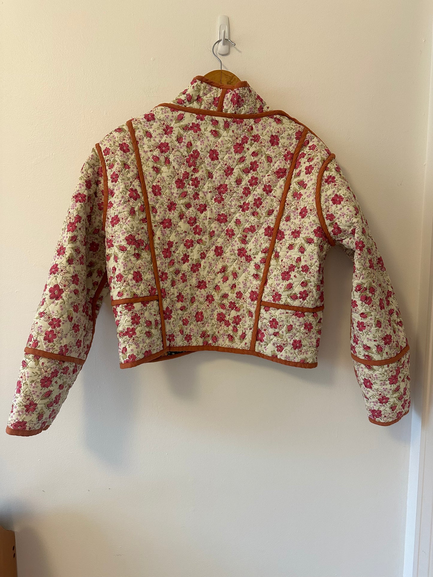 Entro Black Ecru Floral Printed Quilted Reversible Jacket | Size Medium