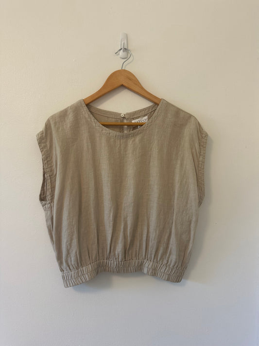Velvet by Graham & Spencer Light Tan Haylie Linen Crop Blouse - Size XS