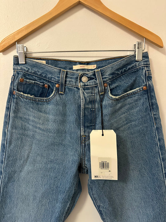 NWT Levi's Wedgie Classic Straight Jeans in 100% Cotton | Size 27