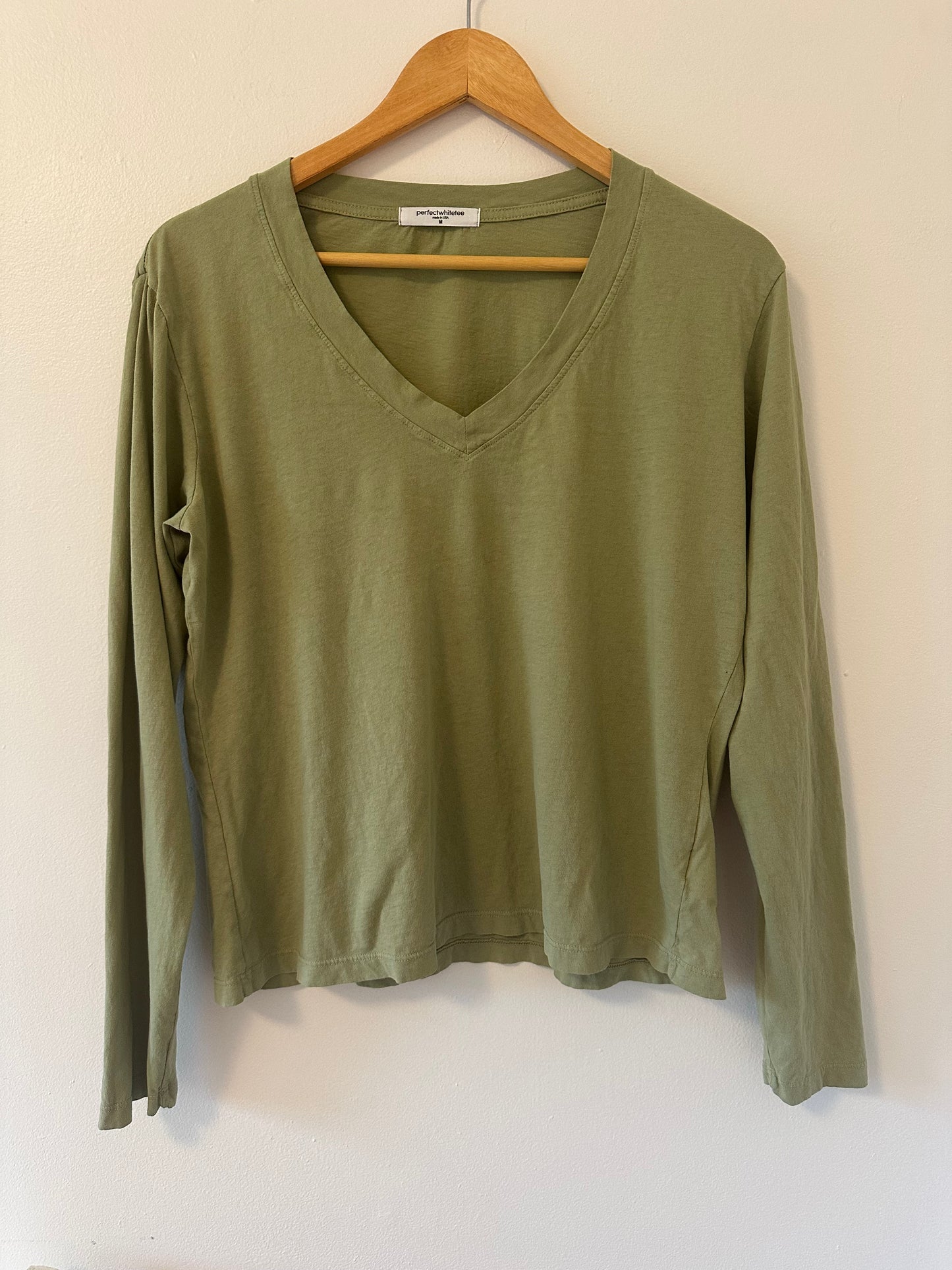 Perfect White Tee Sinatra V-Neck Long Sleeve T-Shirt Top - Size Medium