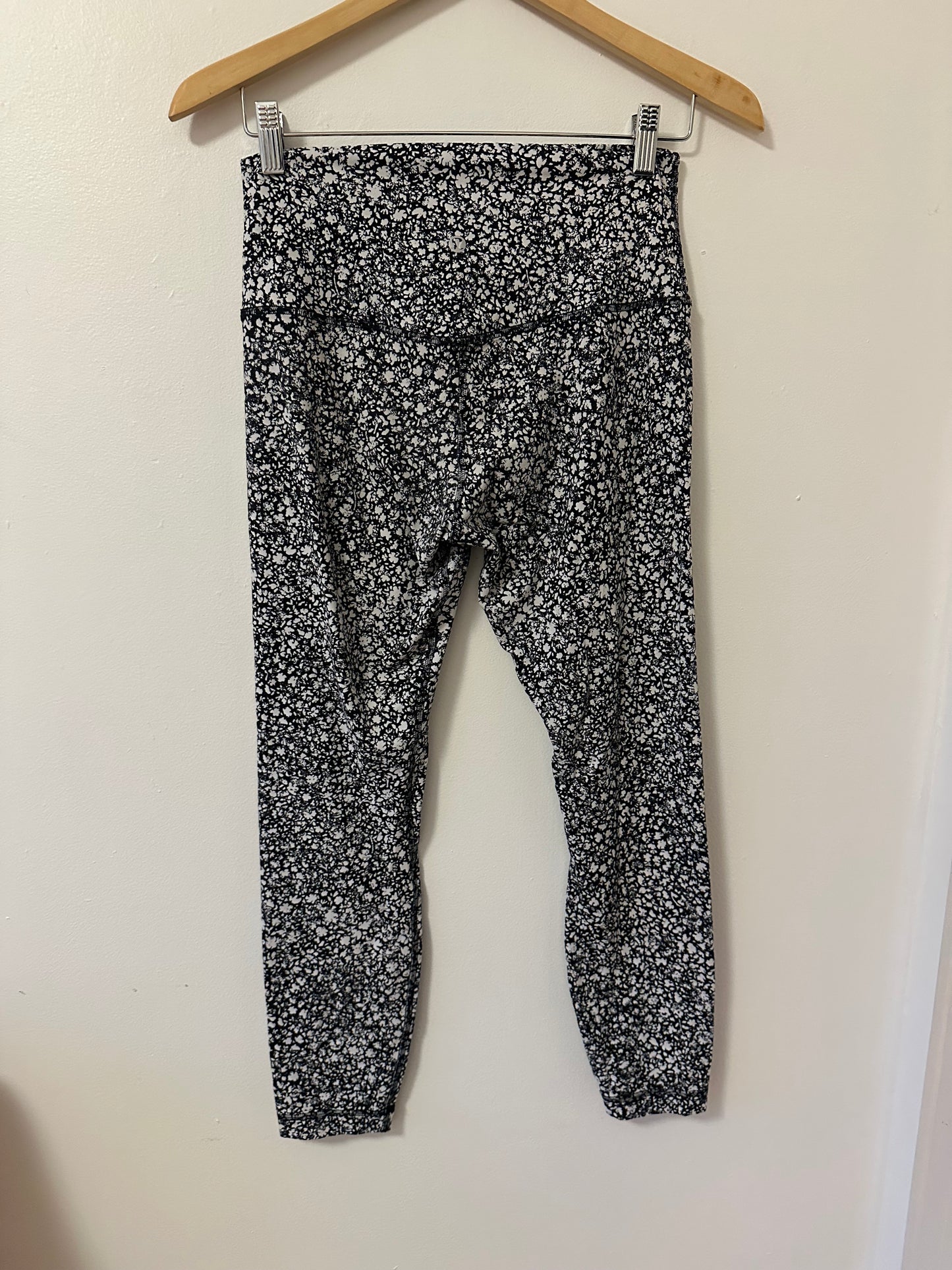 Lululemon Align High-Rise Crop 23" Venture In Floral Alpine White Black | Size 8