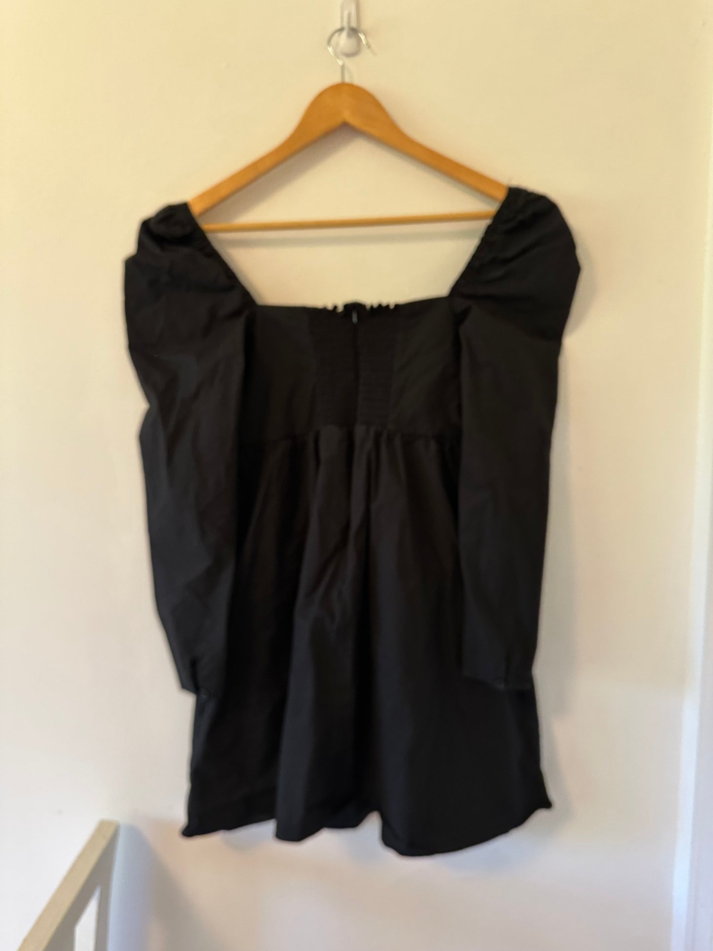 OAK + FORT - Black Sweetheart Puff Sleeve Mini Dress in Cotton Poplin | Size Medium