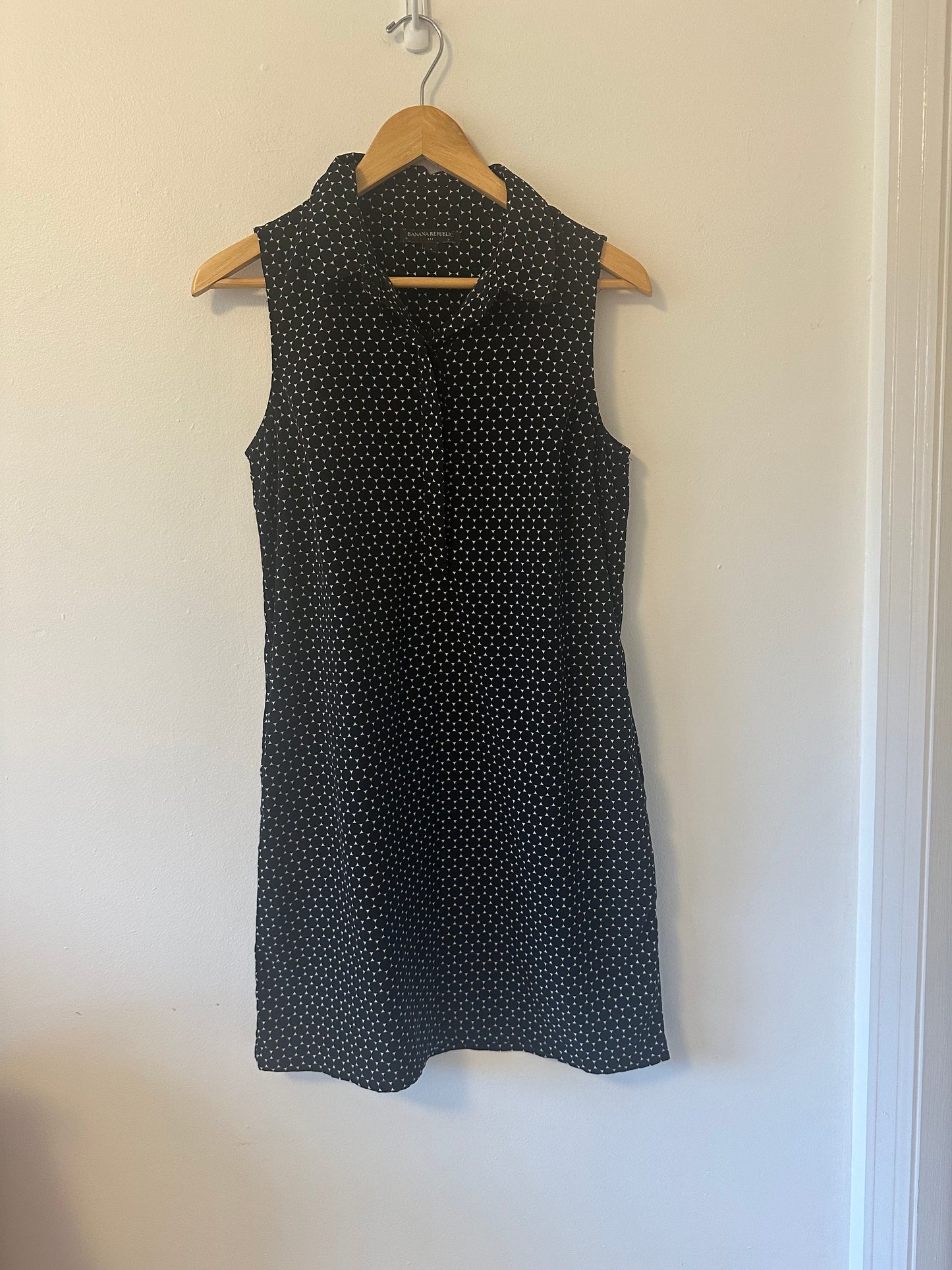Banana Republic Black and White Sleeveless Mini Dress | Size 4