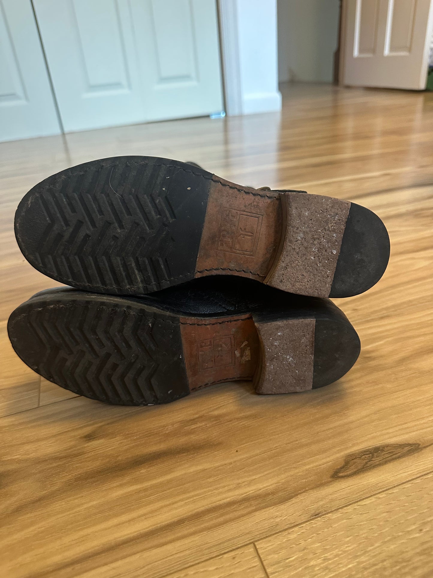 Frye Veronica Slouch Black Leather Pull On Buckle Boots | Size 6