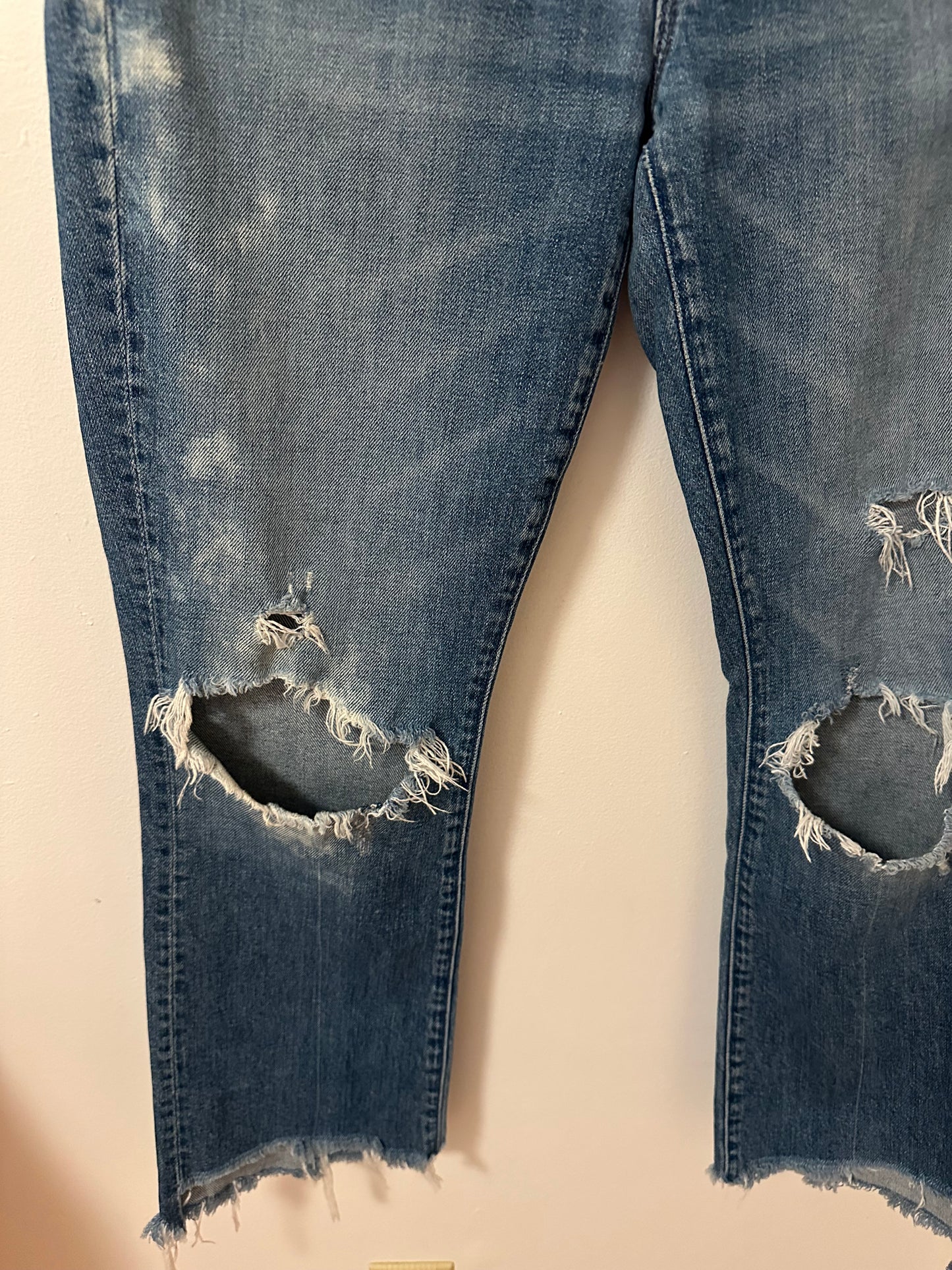 MOTHER The Insider Crop Step Chew Distressed Ankle Jeans | Size 29