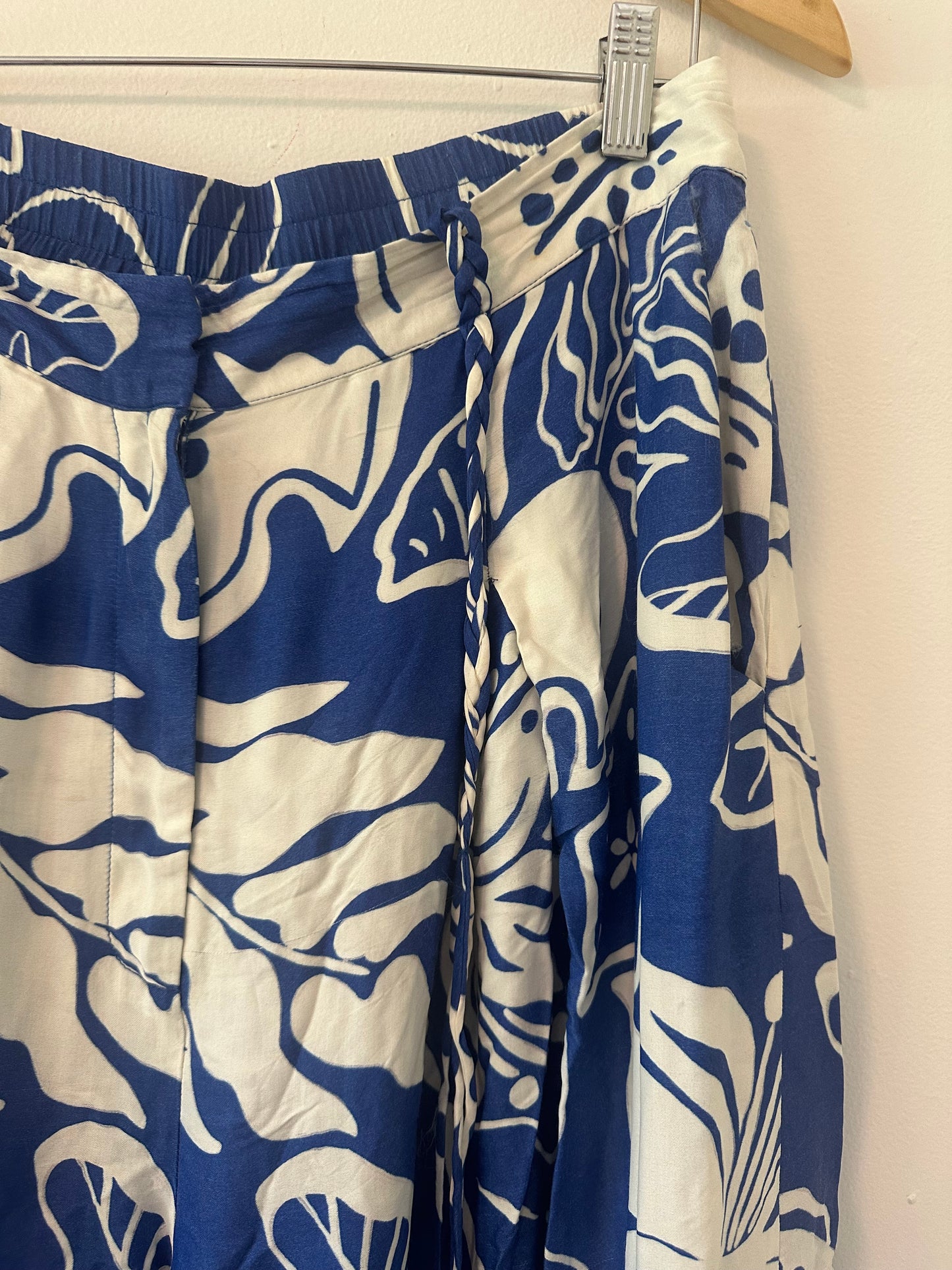 FARM Rio x Anthropologie Tropical Satin Wide Leg Pants in Blue Motif - Size Large