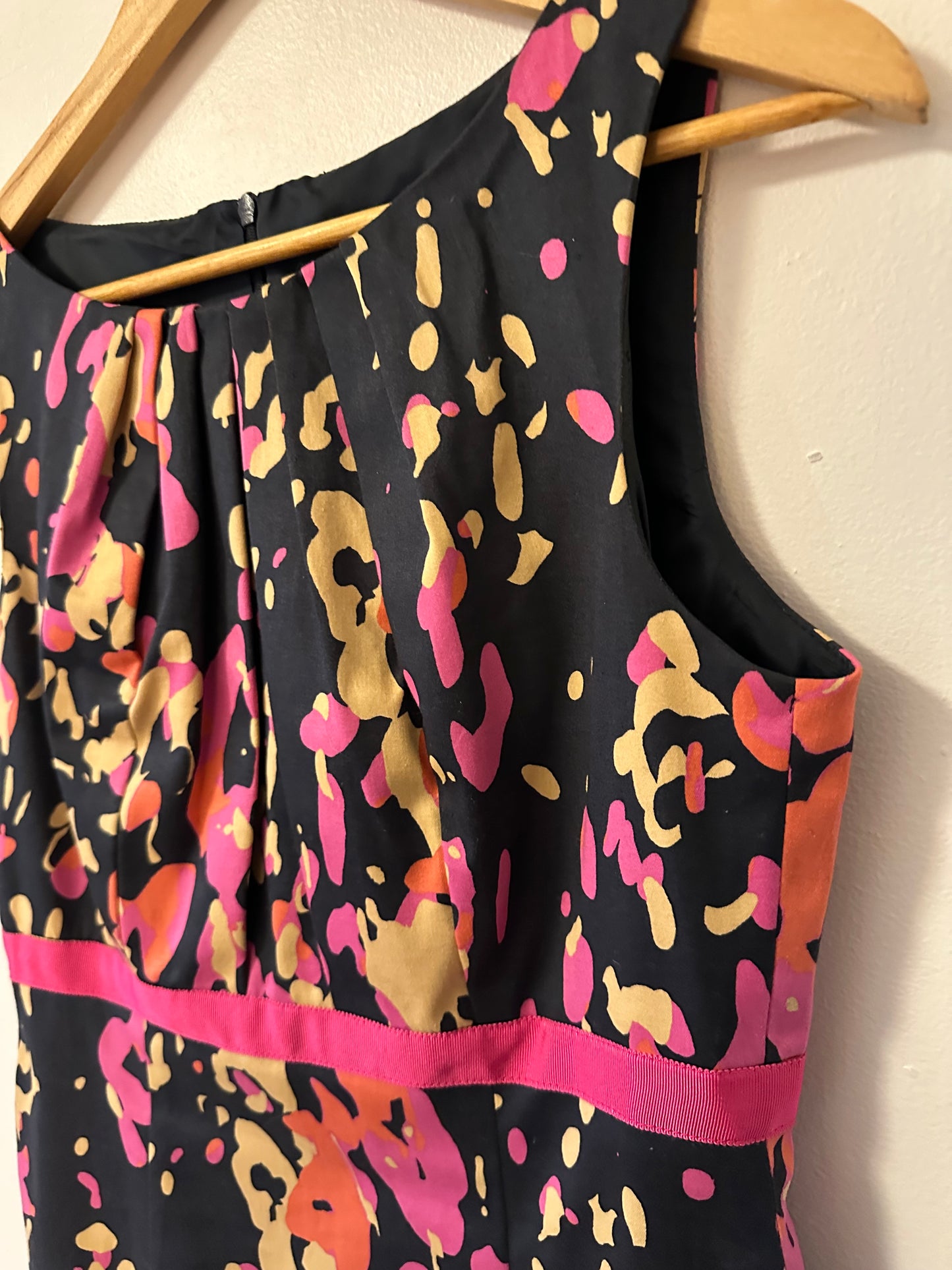 David Meister Black and Pink Abstract Sheath Dress | Size 6