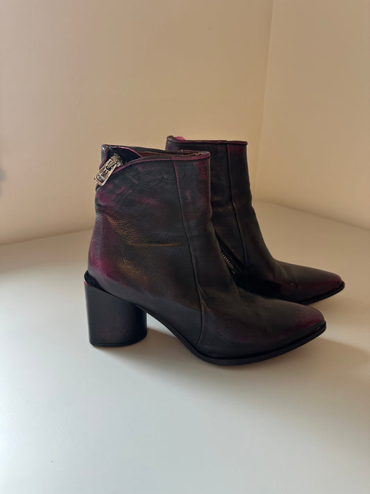 A.S. 98 Earl Womens Leather Zipper Ankle & Booties Boots in Fuschia/Black | Size 38